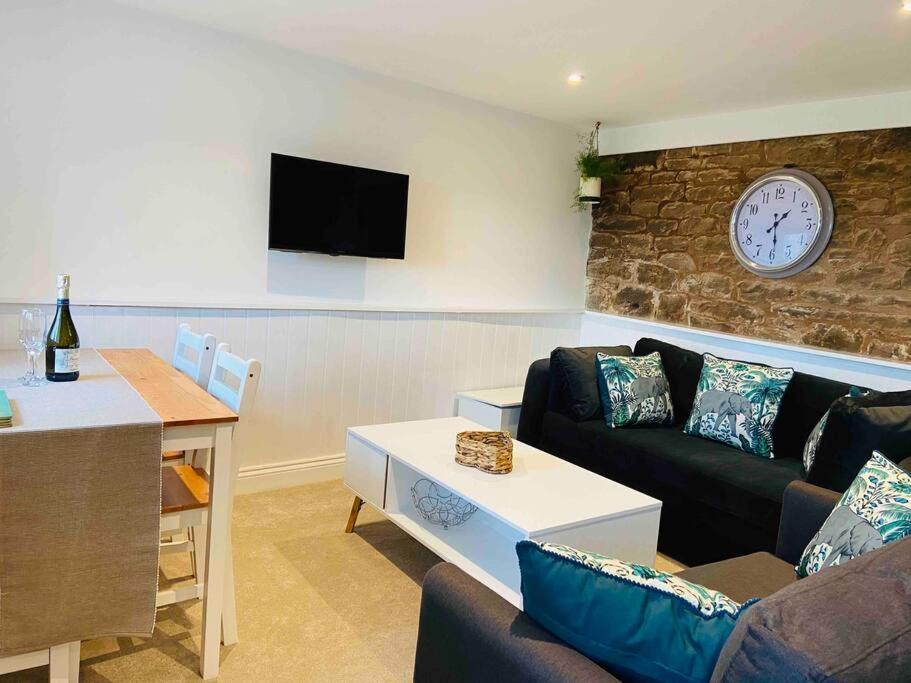 The Mill Stylish Rural Apartment With Beautiful Views Welsh Newton Common 外观 照片
