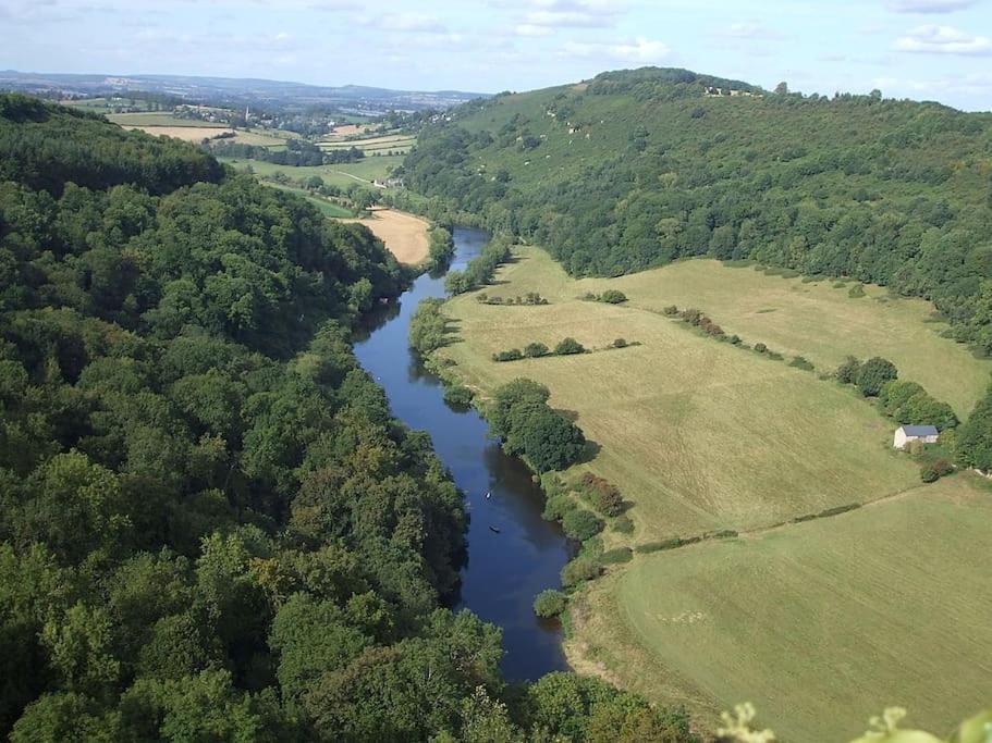 The Mill Stylish Rural Apartment With Beautiful Views Welsh Newton Common 外观 照片