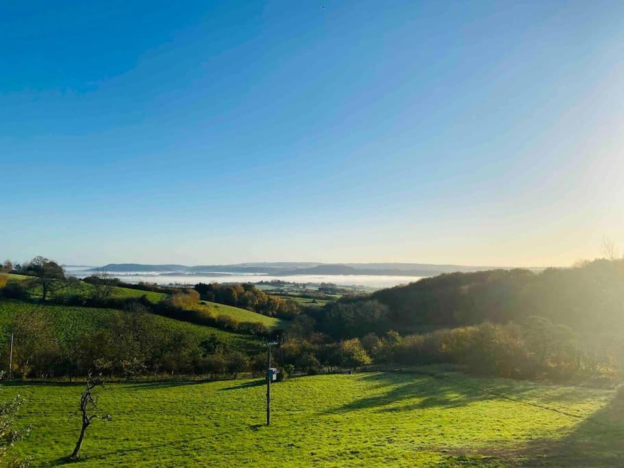 The Mill Stylish Rural Apartment With Beautiful Views Welsh Newton Common 外观 照片